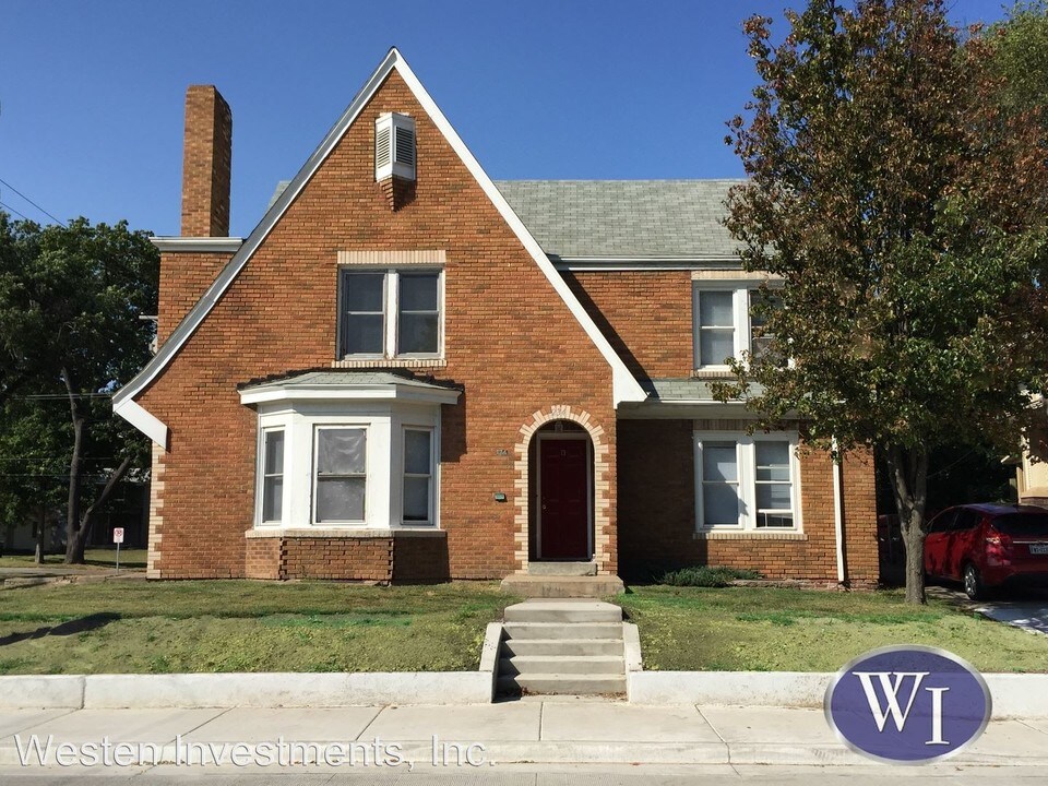 234 W Adams Rd in Macomb, IL - Building Photo