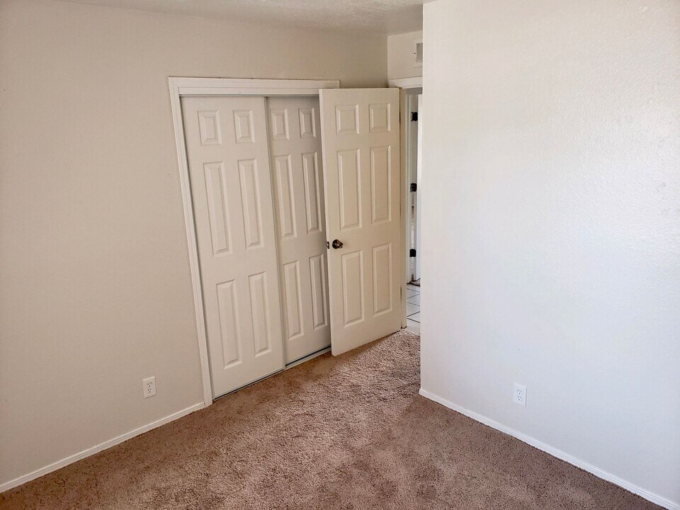 5421 Kettle Rd NW in Albuquerque, NM - Building Photo