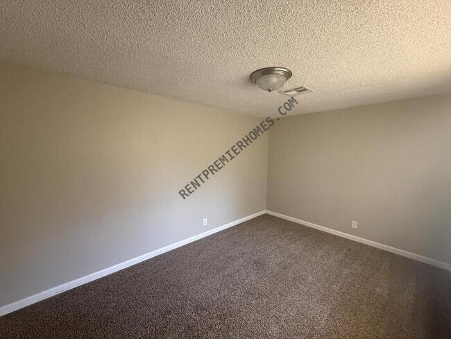 property at 929 W Boston St