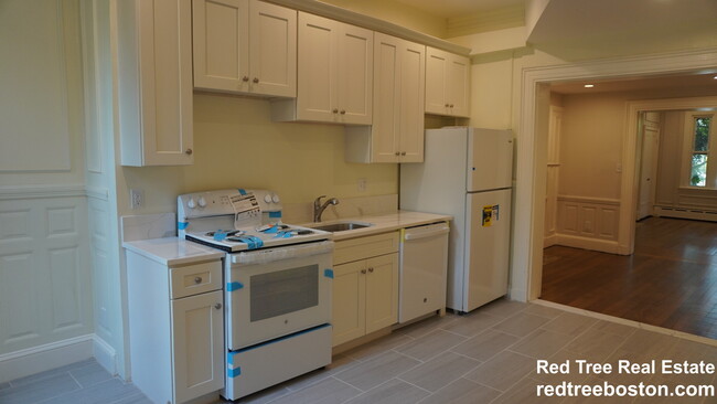 1712 Beacon St, Unit 1