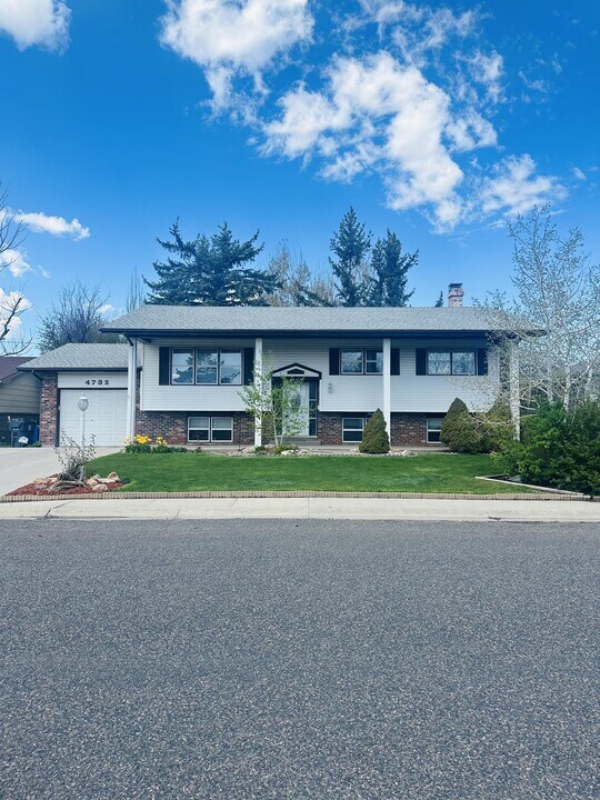 4732 Windmill Rd in Cheyenne, WY - Foto de edificio
