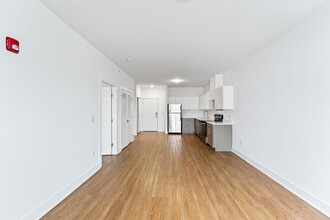 429 Bergen Ave in Jersey City, NJ - Building Photo - Building Photo