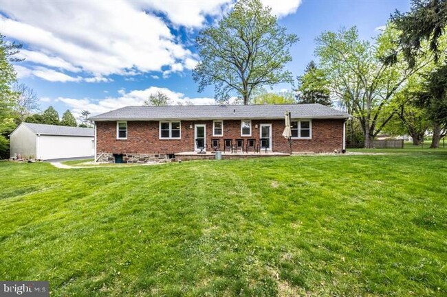 902 Croton Rd in Wayne, PA - Foto de edificio - Building Photo