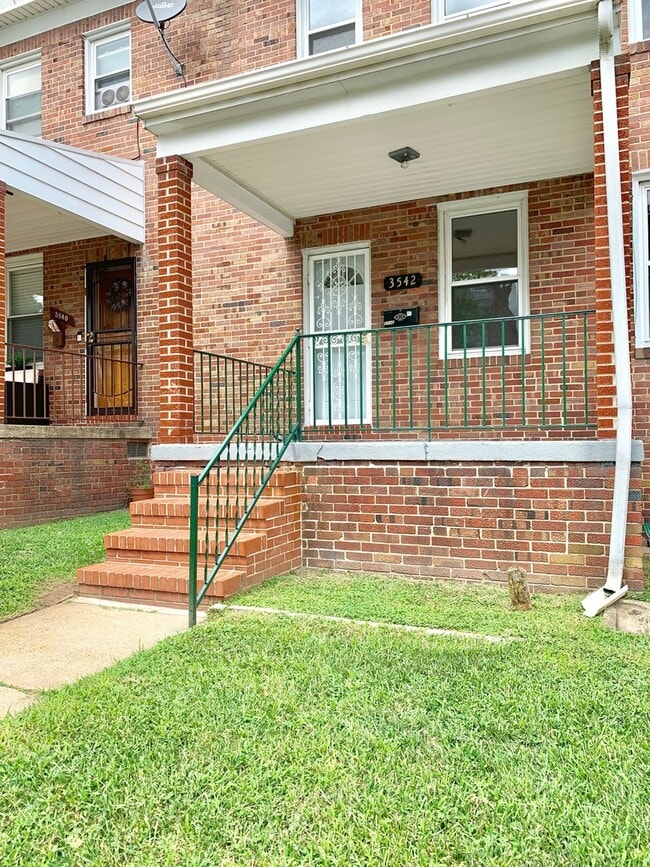 3542 Lyndale Ave in Baltimore, MD - Building Photo - Building Photo
