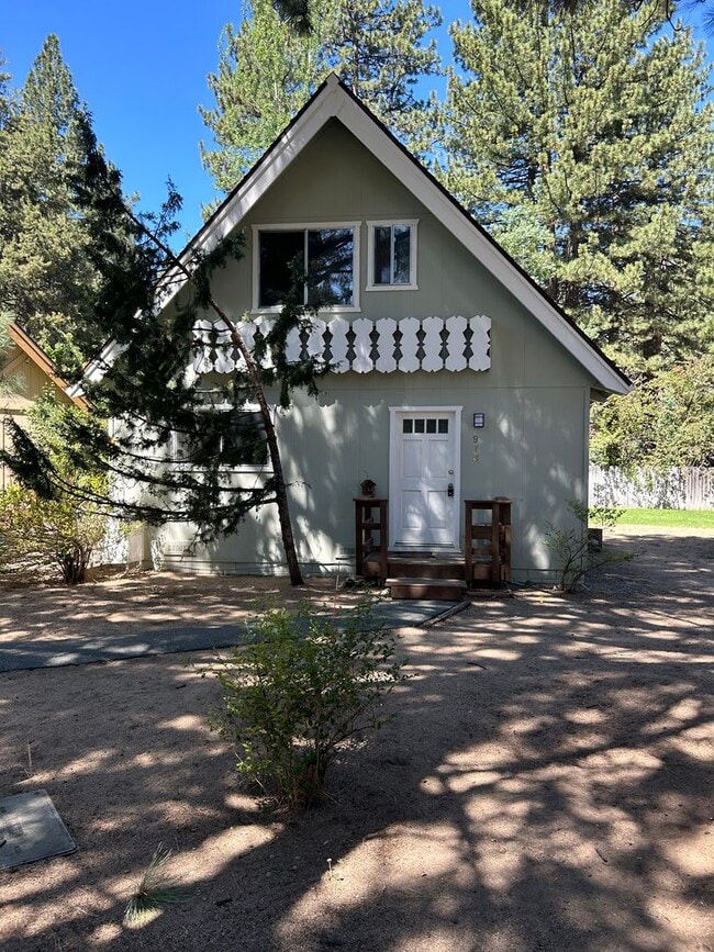 970 Tanglewood Dr in South Lake Tahoe, CA - Building Photo - Building Photo
