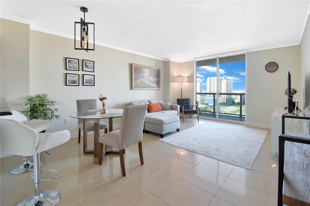 1800 N Bayshore Dr, Unit # 2308 in Miami, FL - Building Photo