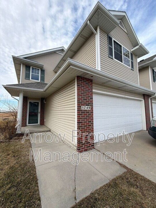 5749 NW 14th St in Lincoln, NE - Building Photo