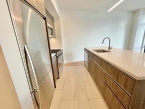 41-07 Crescent St in Queens, NY - Building Photo - Building Photo