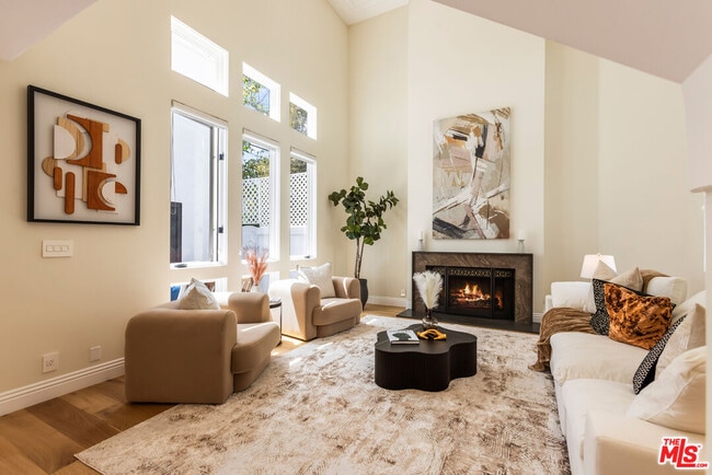 property at 869 S Bundy Dr