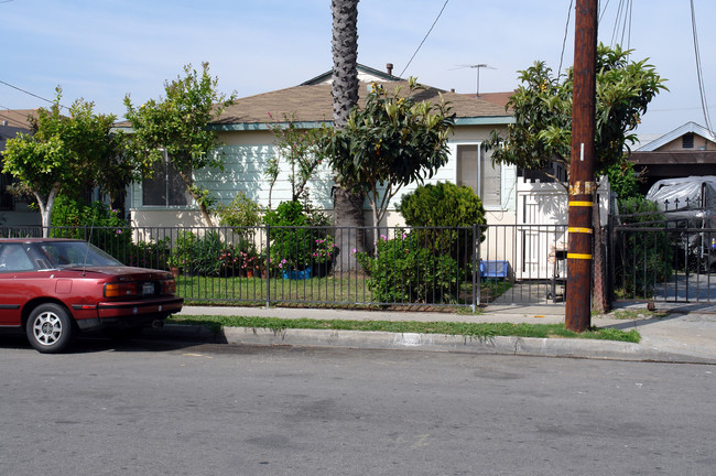 11029-11031 Larch Ave in Inglewood, CA - Building Photo - Building Photo