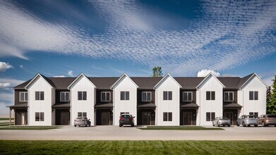 The Bison Lodge in Fargo, ND - Building Photo - Building Photo