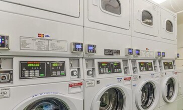 1045 Kings Rd in West Hollywood, CA - Building Photo - Building Photo