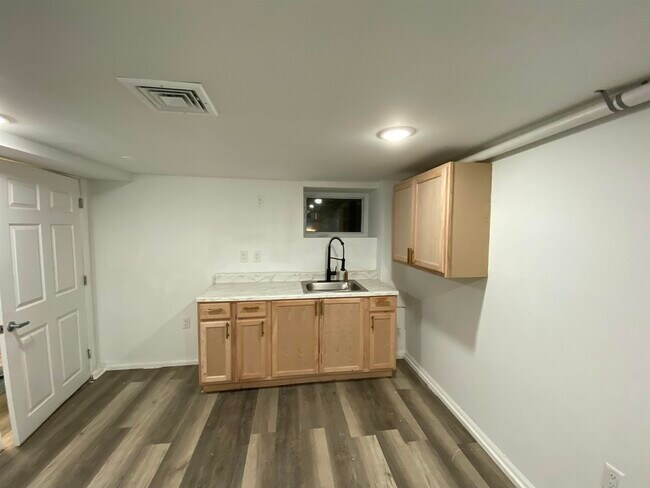 215 Lincoln St-Unit -A in Jersey City, NJ - Building Photo - Building Photo