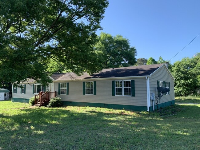 1021 Treadwell Bridge Rd in Statham, GA - Building Photo - Building Photo