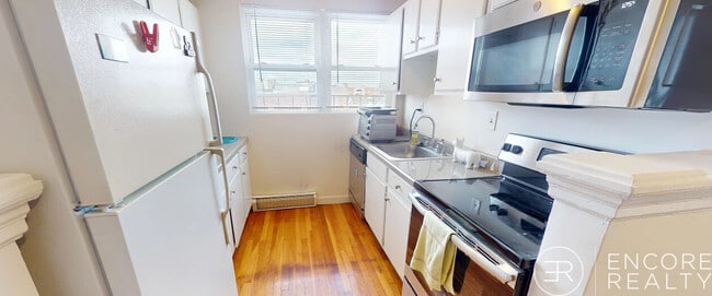 116 Holland St in Somerville, MA - Building Photo - Building Photo