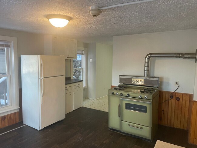 473 Grove St in Woonsocket, RI - Building Photo - Building Photo