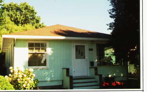 711-715 Roosevelt Ave in Redwood City, CA - Building Photo - Building Photo