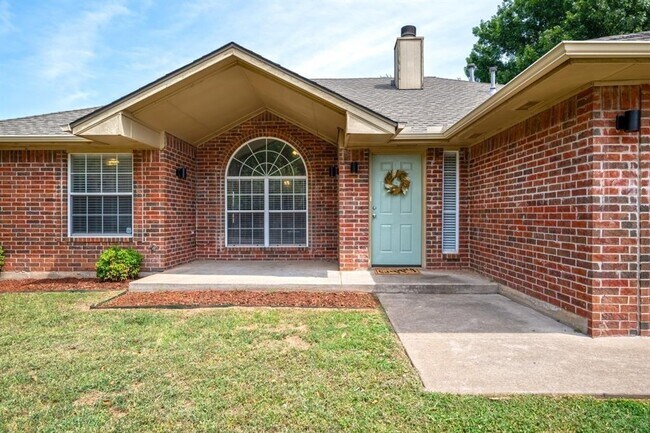 1501 Tree Line Dr in Norman, OK - Building Photo - Building Photo