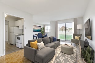 507 Balmoral Dr in Brampton, ON - Building Photo