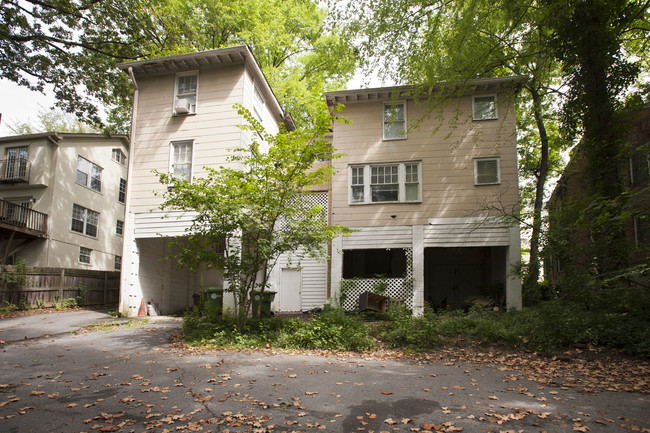 3715 Peachtree Rd NE in Atlanta, GA - Foto de edificio - Building Photo