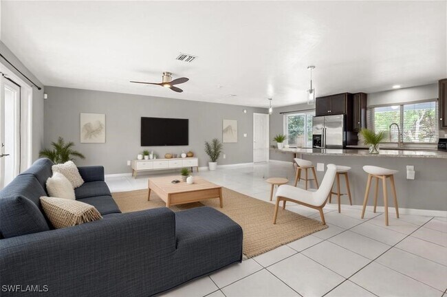 8707 Chatham St in Ft. Myers, FL - Building Photo - Building Photo