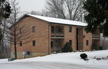 Wooddale Apartments in Fort Mitchell, KY - Building Photo - Building Photo