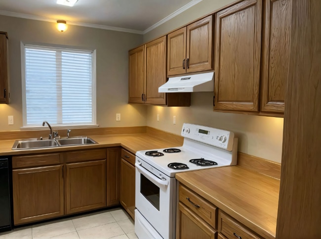 7651 Bles Ave, Unit B in Baton Rouge, LA - Foto de edificio - Building Photo