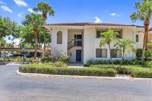 60 Pelican Pointe Dr in Delray Beach, FL - Building Photo