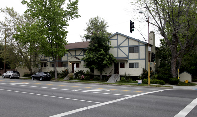 400 S Keystone St in Burbank, CA - Building Photo - Building Photo