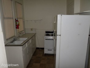 1126 Vattier Street in Manhattan, KS - Building Photo - Building Photo