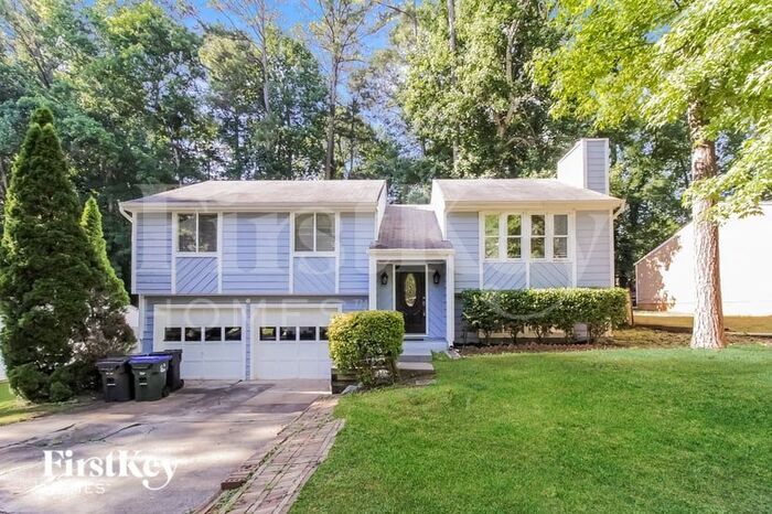 330 Hembree Forest Cir in Roswell, GA - Building Photo