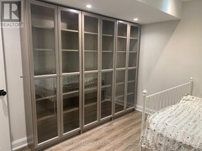 2251 Nena Crescent in Oakville, ON - Building Photo - Building Photo