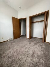 2060 Whittier St in Dubuque, IA - Building Photo - Building Photo