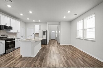 6309 Night Chinook Dr in Buda, TX - Building Photo - Building Photo