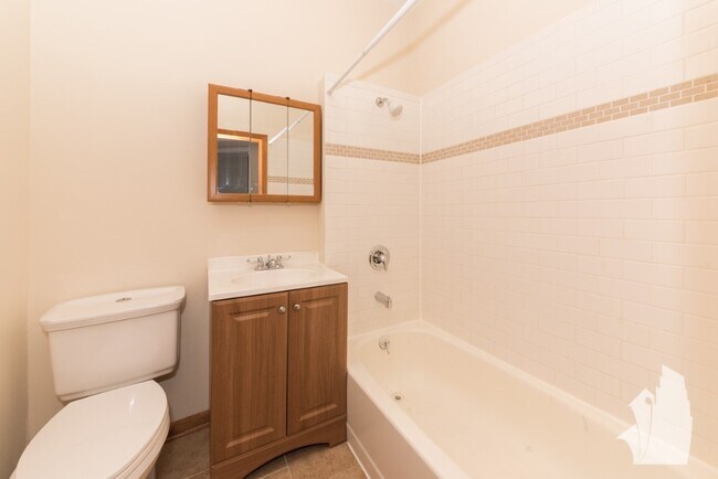 1206 W Wrightwood Ave, Unit 1BD in Chicago, IL - Building Photo - Building Photo