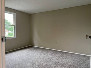 8069 Mccamidge Dr in Cicero, NY - Building Photo - Building Photo
