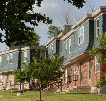 Hawthorne Place in Independence, MO - Building Photo