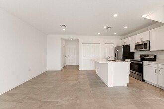 14145 Lilac Sky Ter, Unit 204 in Bradenton, FL - Building Photo - Building Photo
