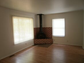 141 Millview Ave in Kalamazoo, MI - Building Photo - Building Photo