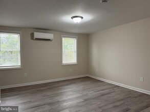 105 Hickman Rd in Claymont, DE - Foto de edificio - Building Photo