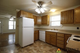 321 Kearney St-Unit -321 in Manhattan, KS - Building Photo - Building Photo