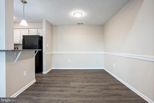 607 Ravens Crest Dr in Plainsboro, NJ - Foto de edificio - Building Photo