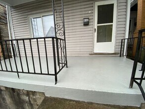 832 Freeland St in Pittsburgh, PA - Building Photo - Building Photo