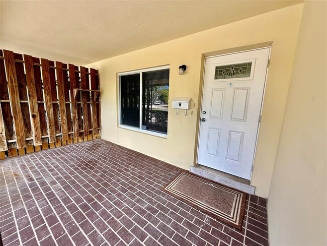 2210 NE 54th St in Fort Lauderdale, FL - Building Photo - Building Photo