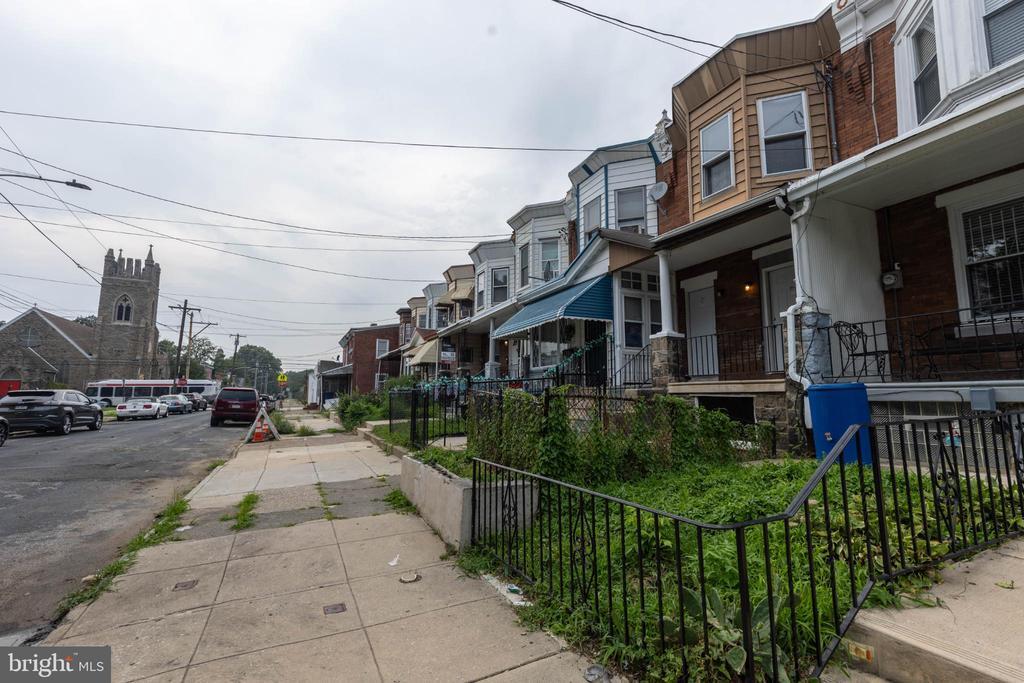 6035 Hazel Ave in Philadelphia, PA - Building Photo