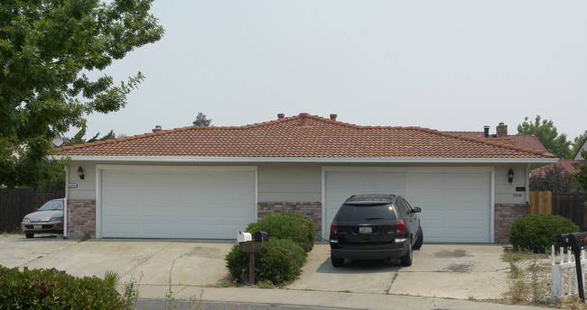 2500 Cathy Ct in Antioch, CA - Foto de edificio - Building Photo