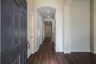 106 Mary Lake Ct in Huntsville, TX - Building Photo - Building Photo