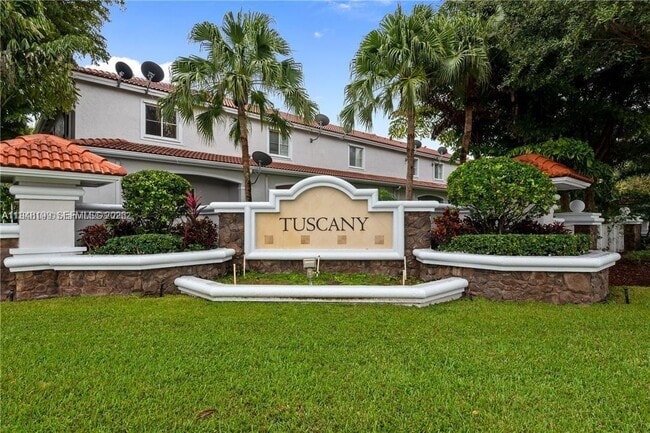 2833 SW 82nd Ave in Miramar, FL - Building Photo - Building Photo