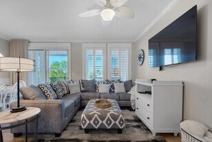 9100 Baytowne Wharf Blvd in Destin, FL - Building Photo