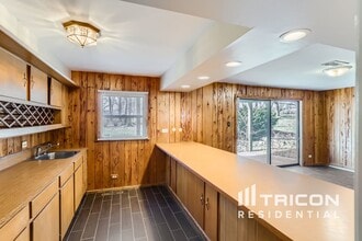 7221 Red Oak Dr in Crystal Lake, IL - Building Photo - Building Photo